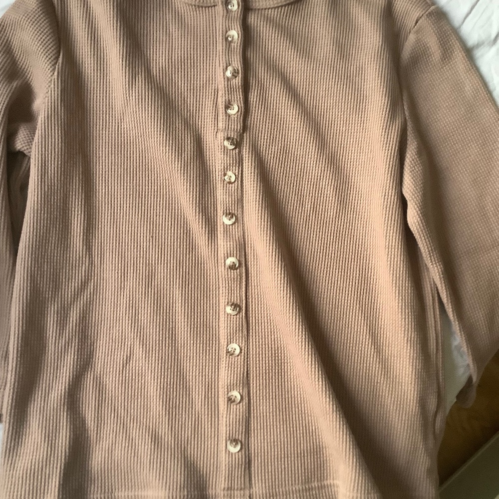 BROWN BUTTON DOWN SWEATER